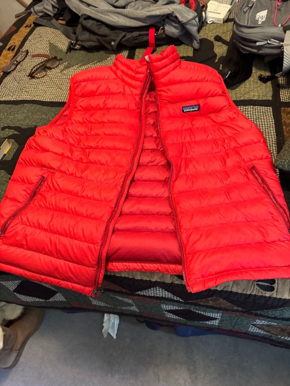 Men's Red Patagonia Down Vest size XL